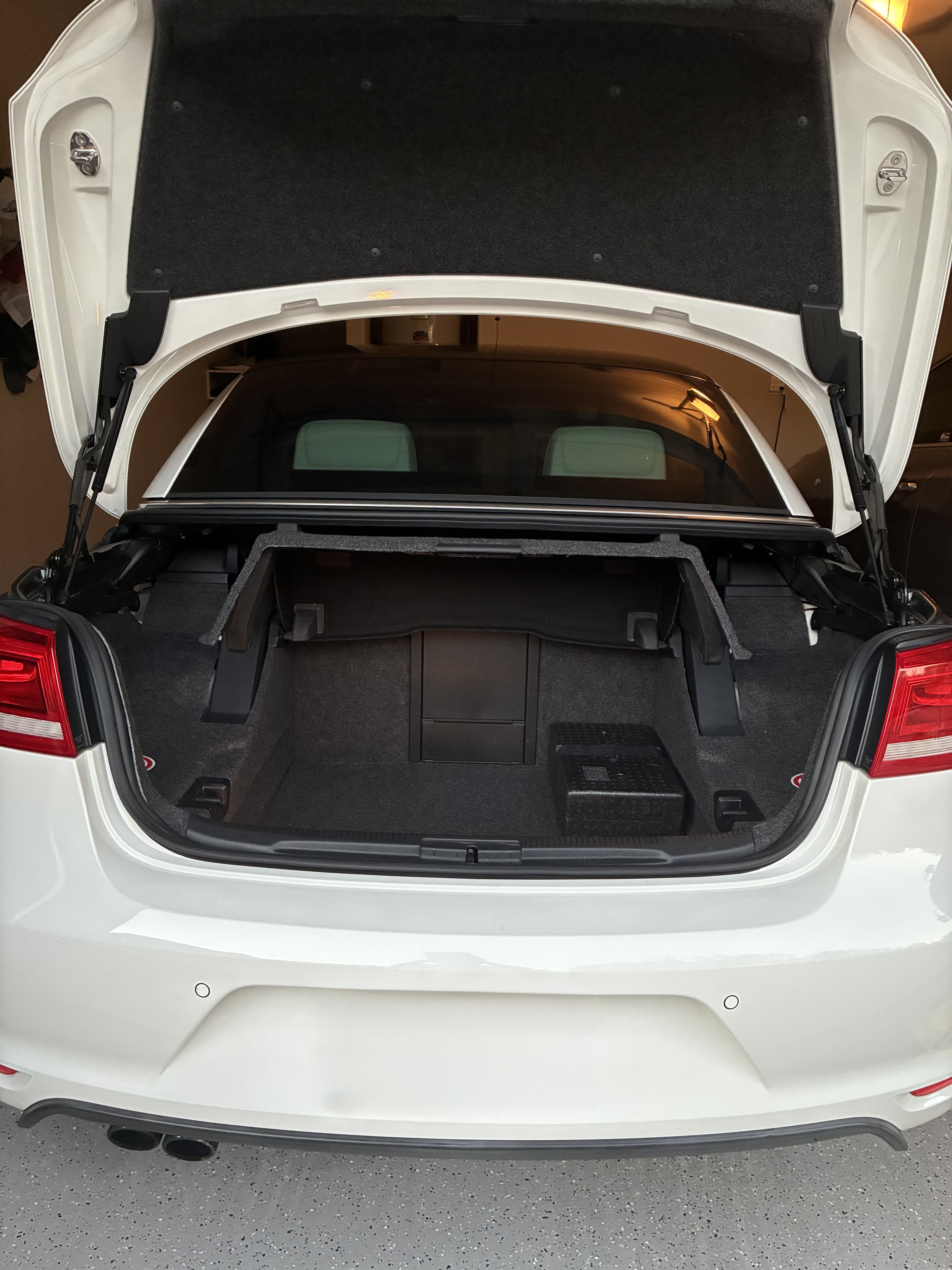 Used 2013 Volkswagen Eos Lux FWD image 10