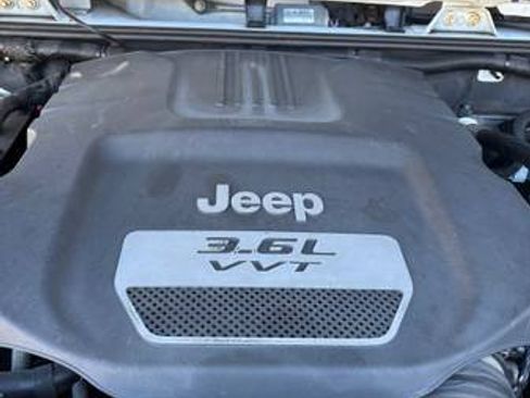 Used 2012 Jeep Wrangler Sahara w/ Dual Top Group AWD/4WD image 17