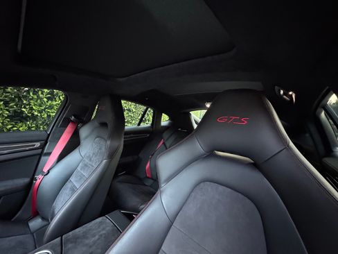 Used 2022 Porsche Panamera GTS image 9