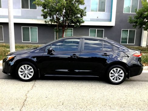 Used 2024 Toyota Corolla LE FWD image 6