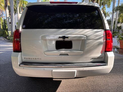 Used 2019 Chevrolet Suburban Premier AWD/4WD image 9