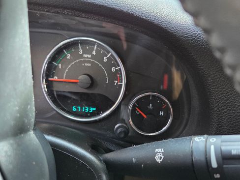 Used 2015 Jeep Wrangler Unlimited Sahara w/ Mopar Chrome Edition Group image 11