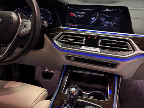 Used 2019 BMW X7 xDrive40i w/ Premium Package AWD/4WD image 4