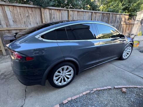 Used 2016 Tesla Model X P100D image 4