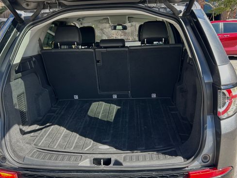 Used 2018 Land Rover Discovery Sport HSE Luxury image 11