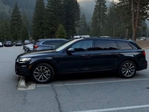 Used 2017 Audi Q7 3.0T Premium Plus image 2