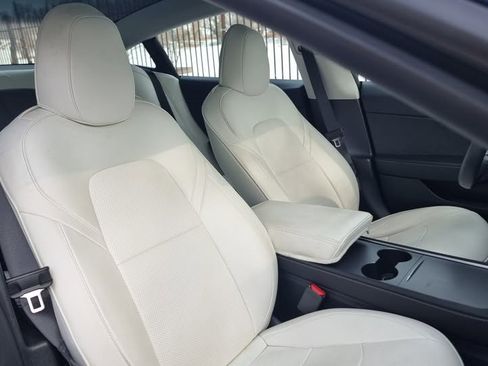 Used 2023 Tesla Model 3 Standard Range image 4