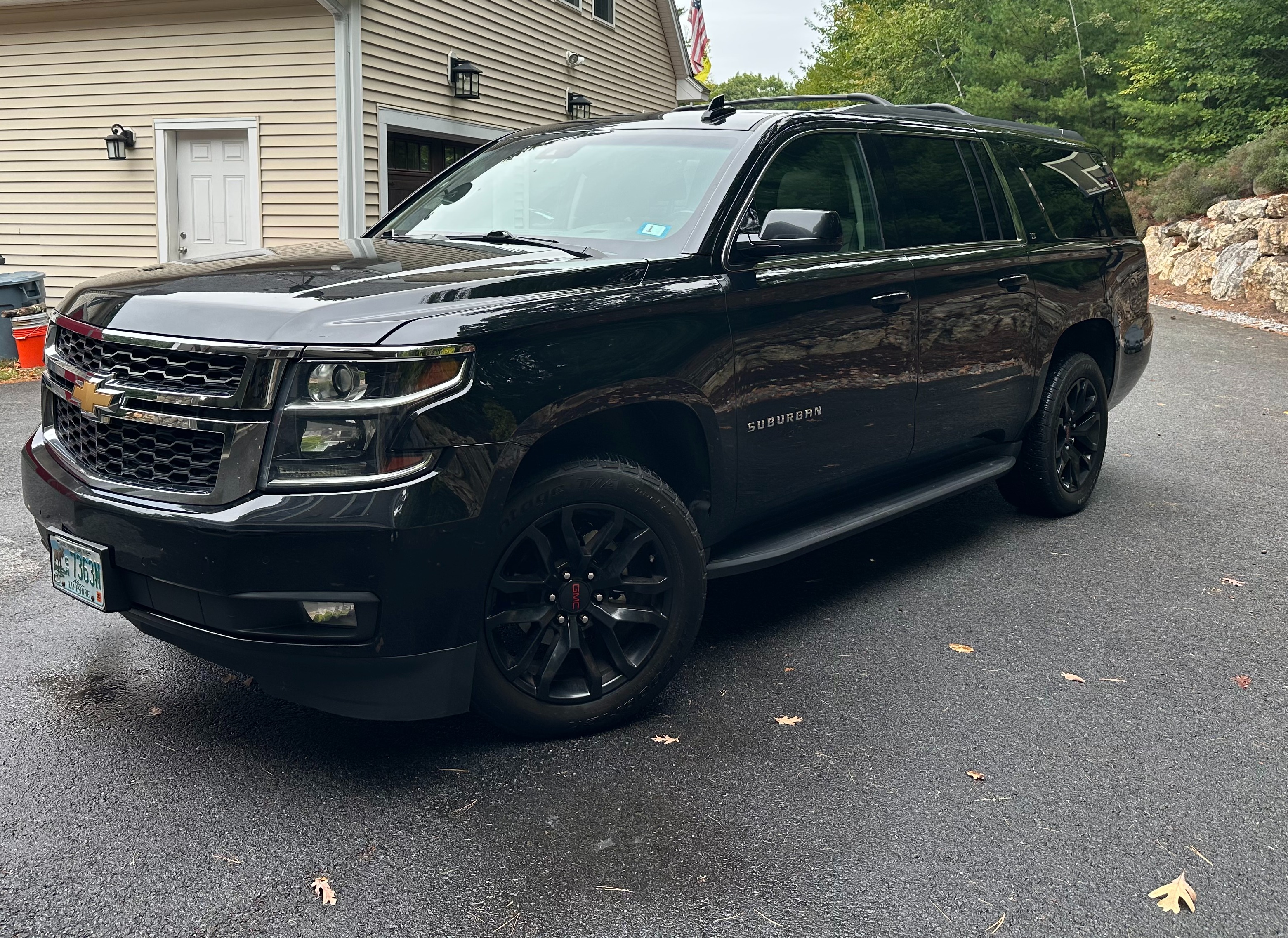 Used 2019 Chevrolet Suburban LT AWD/4WD image 1