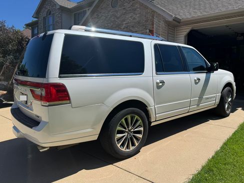 Used 2016 Lincoln Navigator L Select AWD/4WD image 5