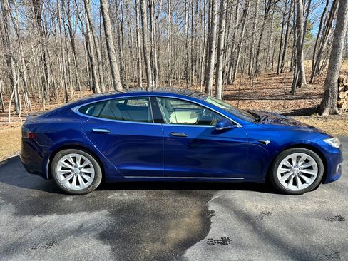 Used 2018 Tesla Model S 100D image 4