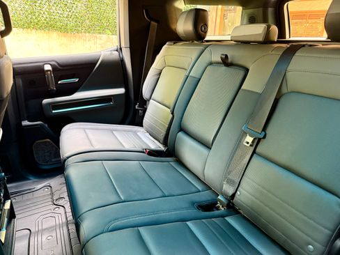 Used 2024 GMC Hummer EV 3X image 17