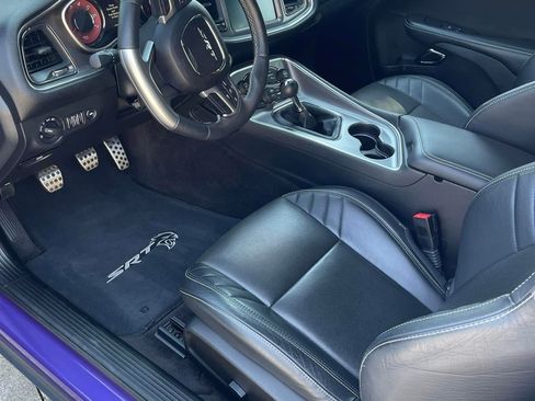 Used 2016 Dodge Challenger SRT Hellcat image 1