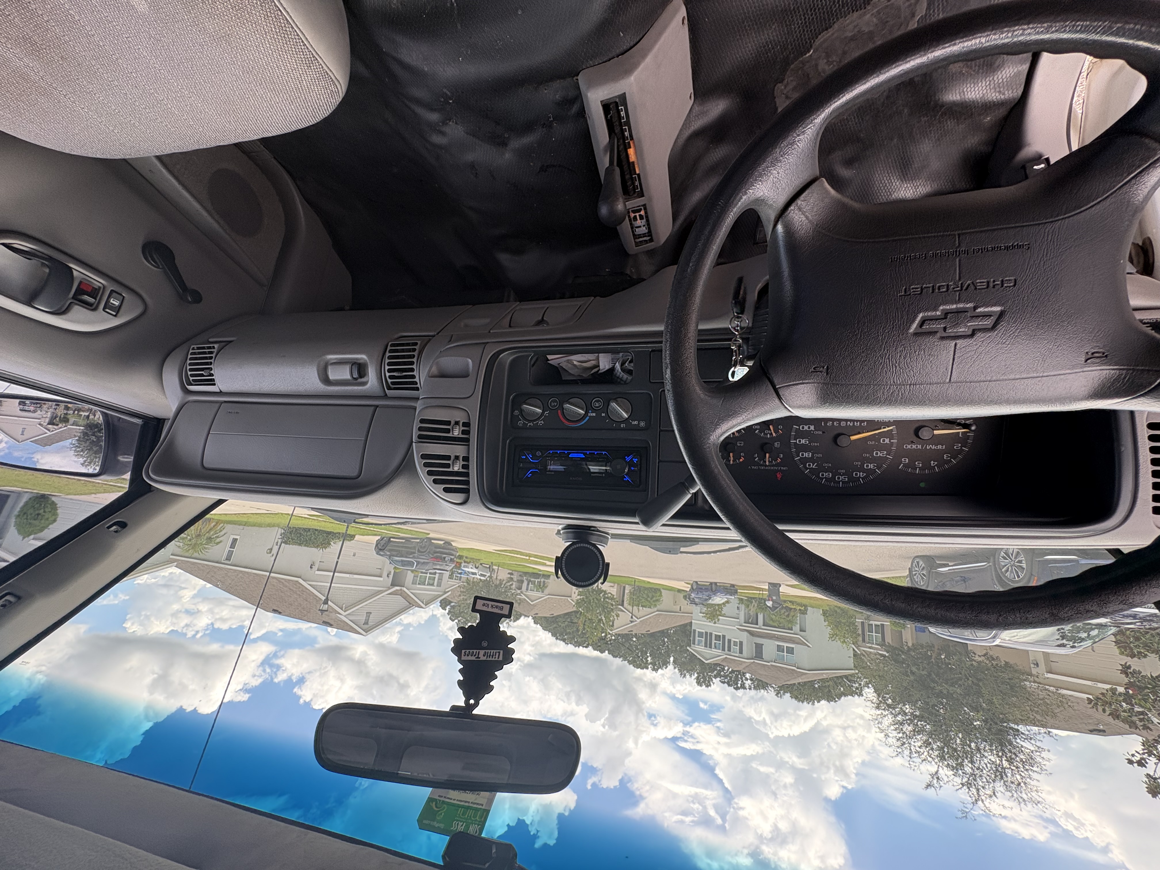 Used 1997 Chevrolet Tahoe 4WD 2-Door w/ Skid Plate Pkg image 5