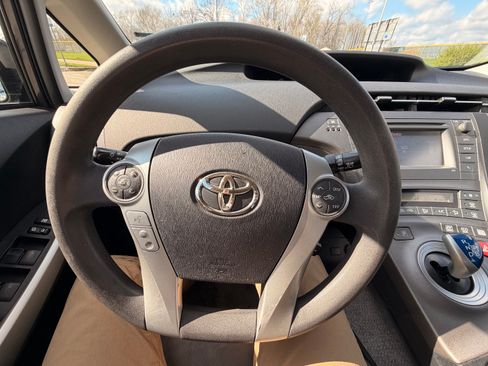 Used 2013 Toyota Prius Three image 27