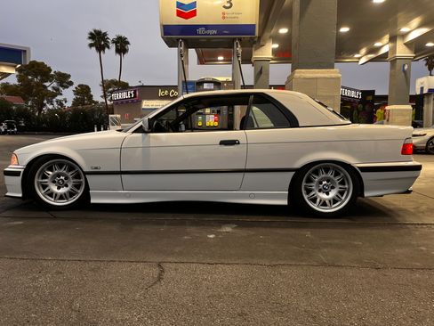 Used 1997 BMW 328i Convertible image 1