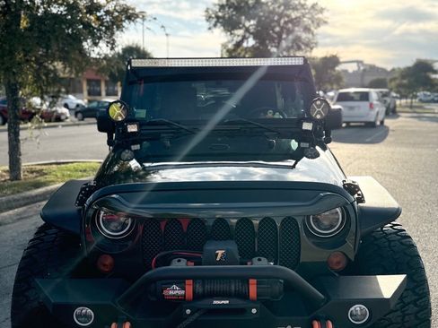 Used 2010 Jeep Wrangler Unlimited Sport image 13