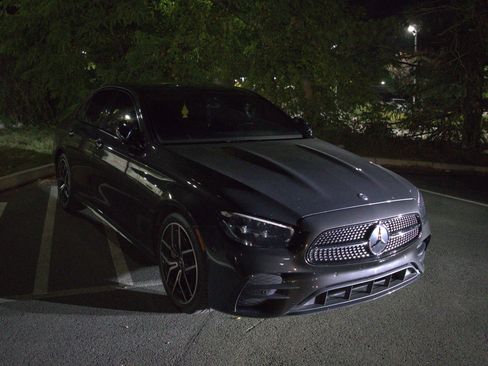 Used 2021 Mercedes-Benz E 350 4MATIC Sedan image 2