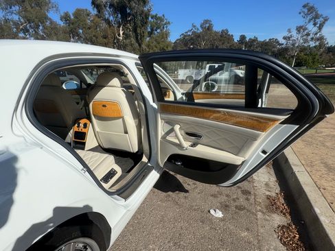 Used 2014 Bentley Flying Spur W12 image 14