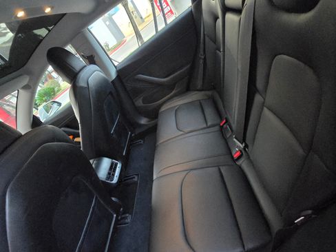 Used 2018 Tesla Model 3 Long Range image 6