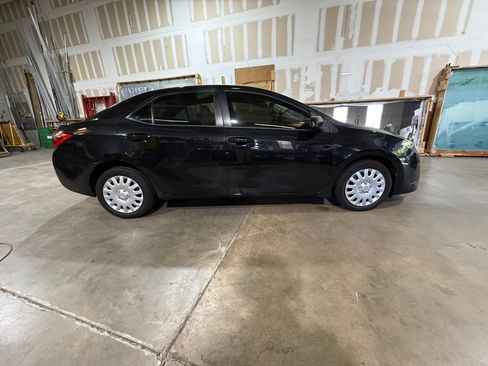 Used 2018 Toyota Corolla LE FWD image 8