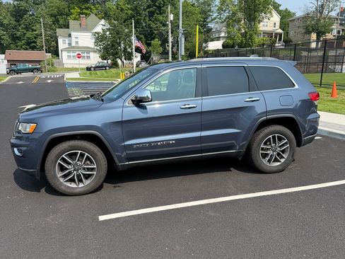 Used 2020 Jeep Grand Cherokee Limited AWD/4WD image 4