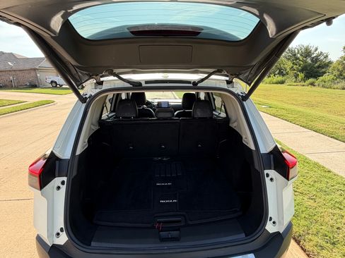 Used 2021 Nissan Rogue SV w/ Premium Package FWD image 24