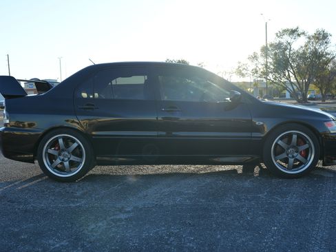 Used 2006 Mitsubishi Lancer Evolution IX image 4
