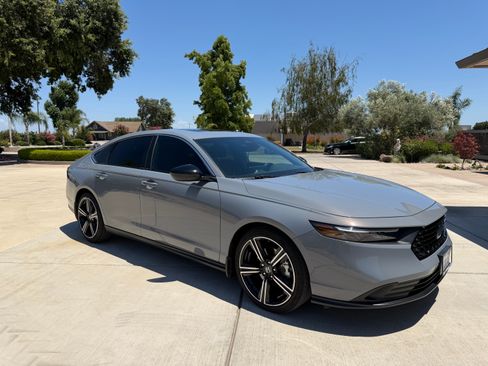 Used 2023 Honda Accord Sport image 9