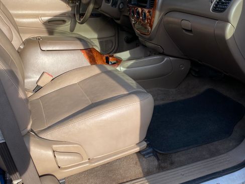Used 2003 Toyota Tundra Limited image 9