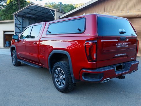 Used 2025 GMC Sierra 1500 AT4 w/ AT4 Premium Package image 4