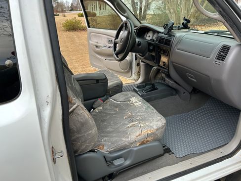 Used 2003 Toyota Tacoma PreRunner image 5