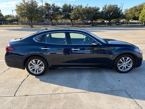 Used 2019 INFINITI Q70 Luxe w/ Proactive Package image 5