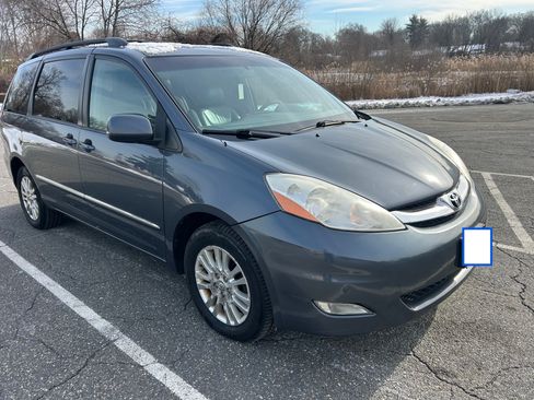 Used 2008 Toyota Sienna XLE Limited image 10