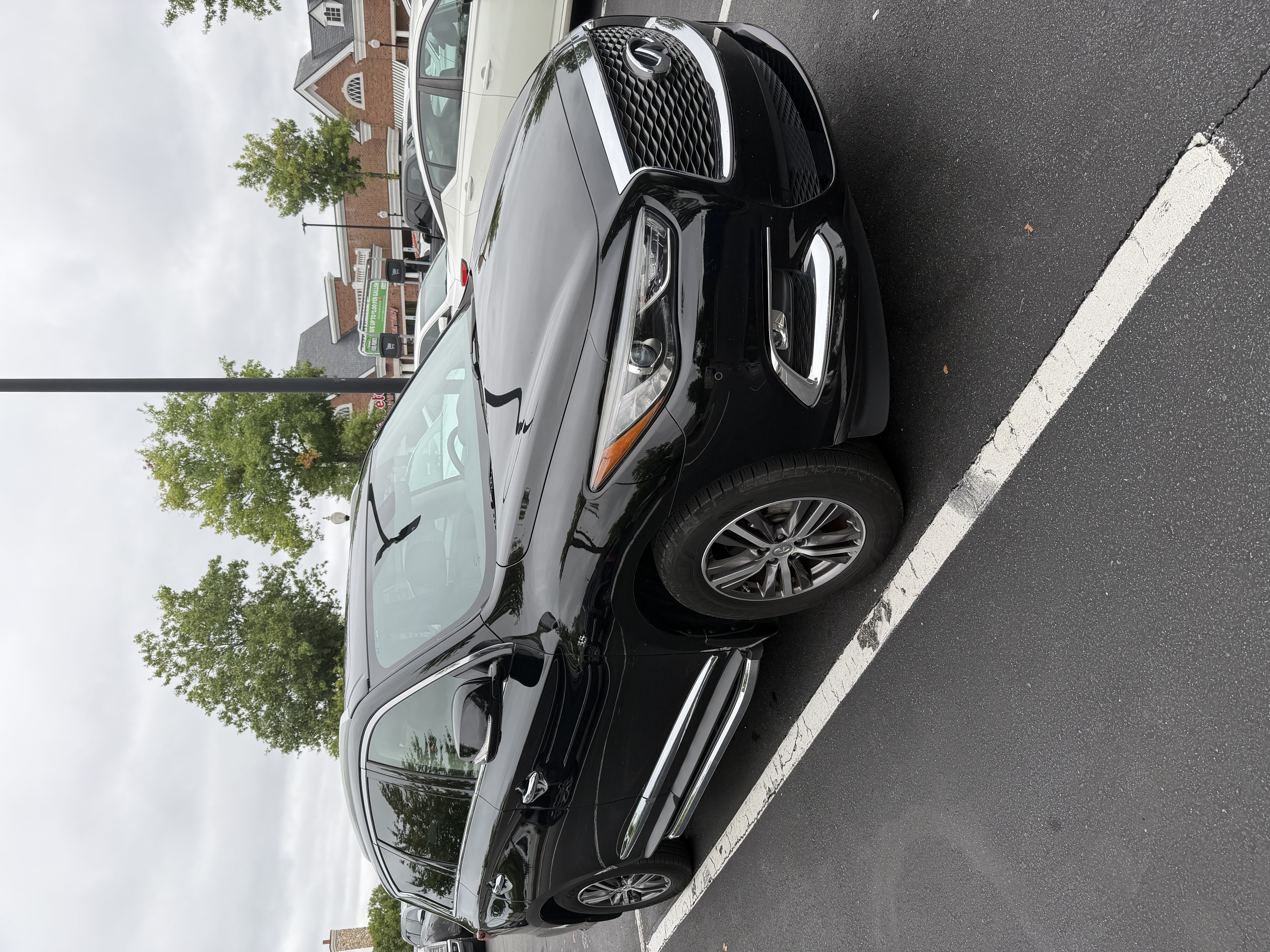 Used 2017 INFINITI QX60 FWD w/ Premium Plus Package image 2
