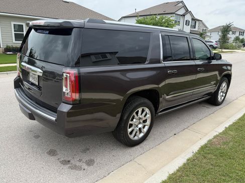 Used 2017 GMC Yukon XL Denali w/ Open Road Package RWD image 6