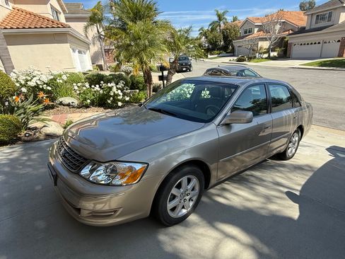 Used 2004 Toyota Avalon XL image 2