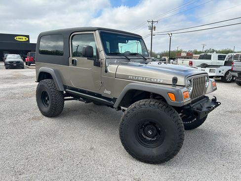 Used 2005 Jeep Wrangler Unlimited Rubicon w/ Sahara Edition Group image 4