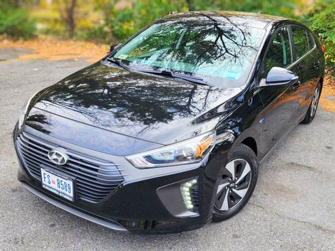 Used 2017 Hyundai Ioniq SEL image 5