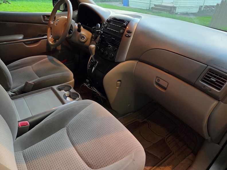 Used 2006 Toyota Sienna LE w/ LE Pkg 4 FWD image 19