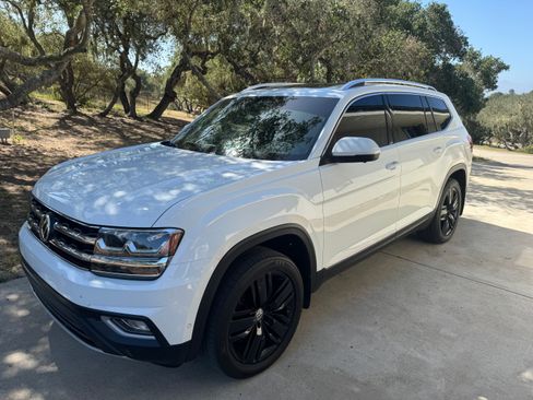 Used 2018 Volkswagen Atlas SEL Premium image 1