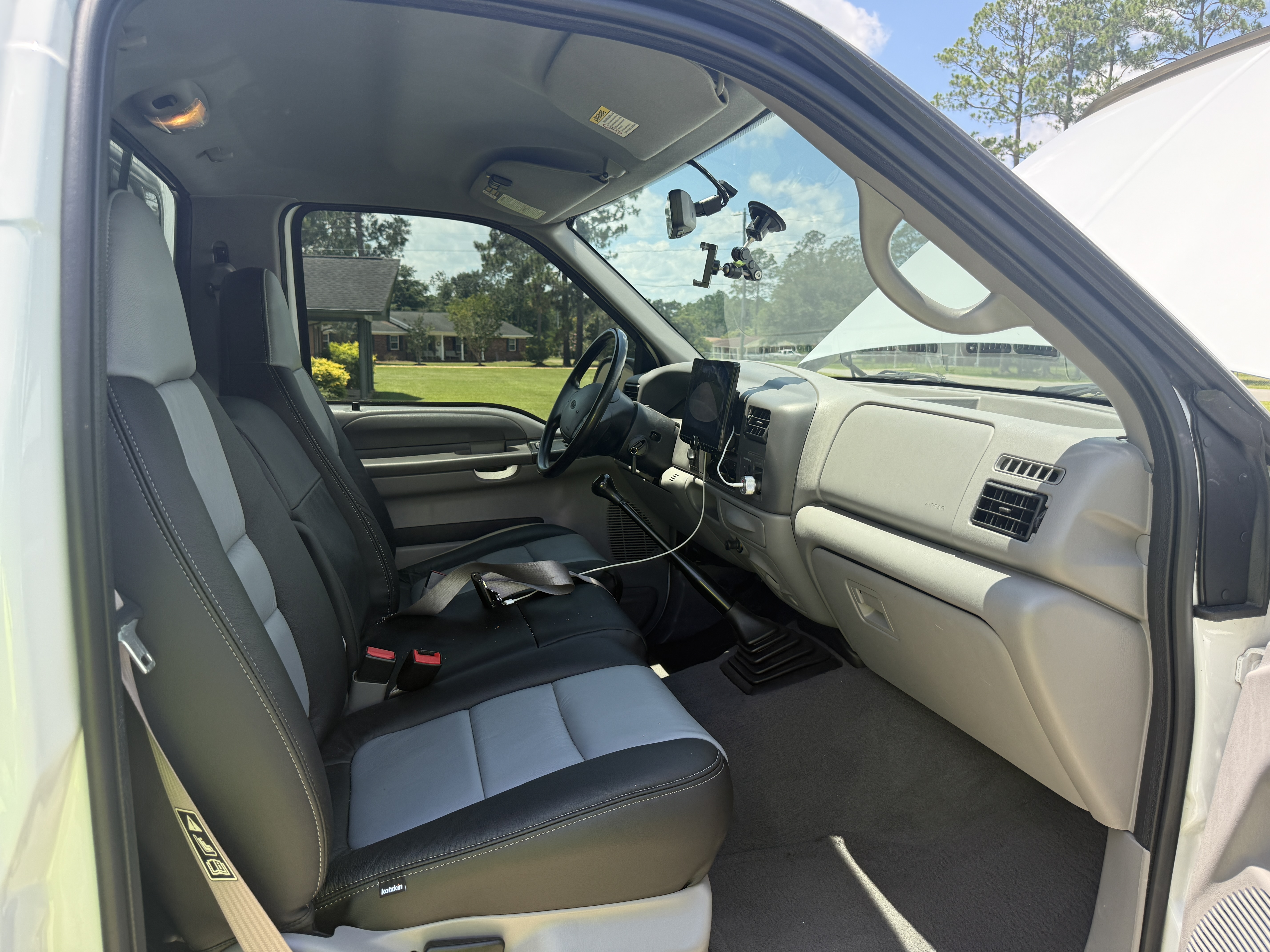 Used 2001 Ford F250 4x4 Regular Cab Super Duty image 5