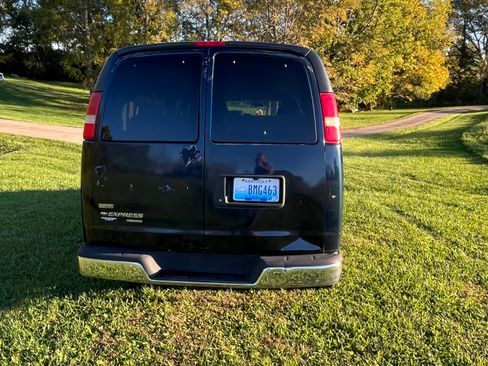 Used 2011 Chevrolet Express 3500 LT w/ LT Preferred Equipment Group image 6