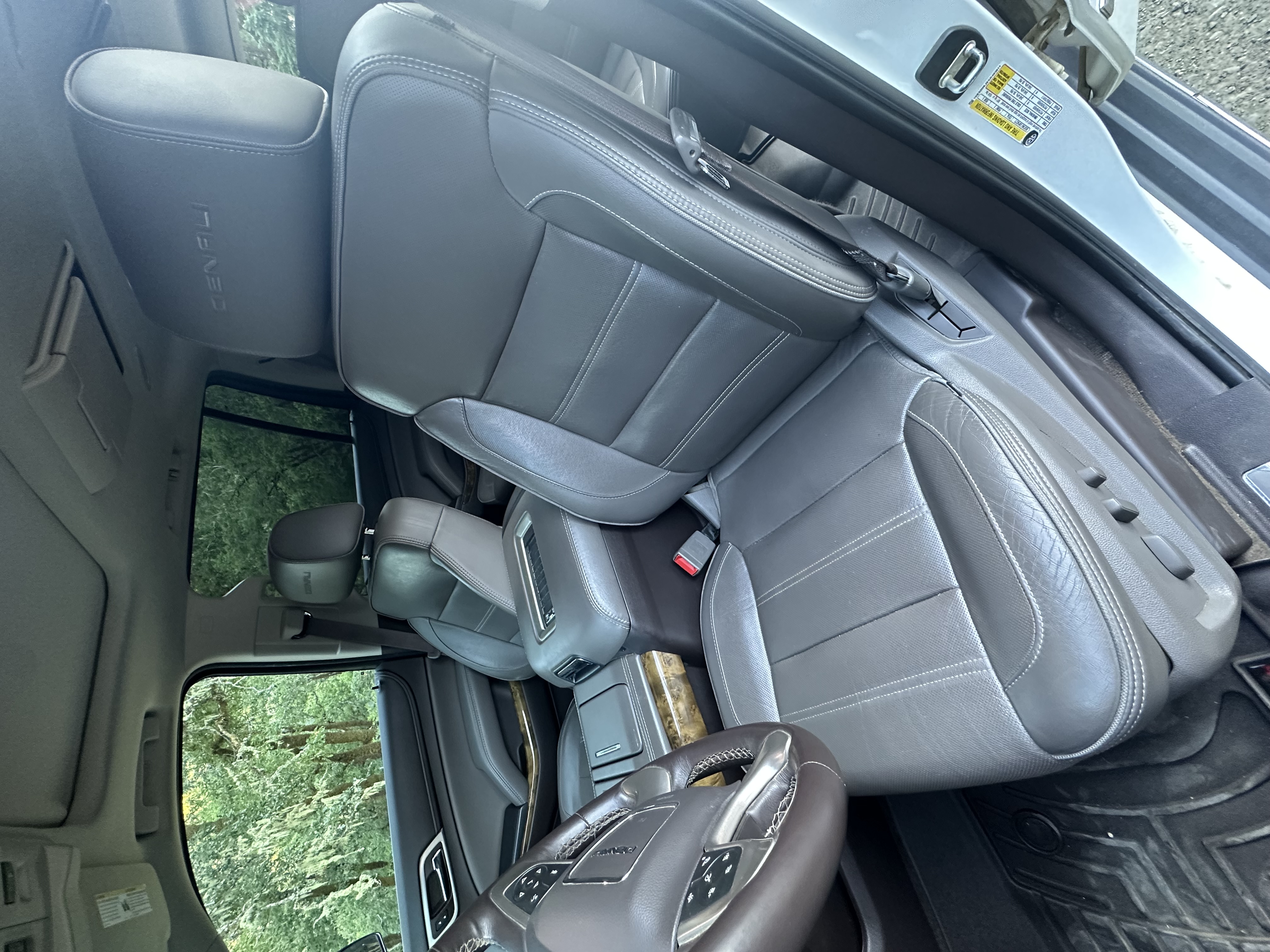 Used 2016 GMC Yukon XL Denali w/ Open Road Package AWD/4WD image 9