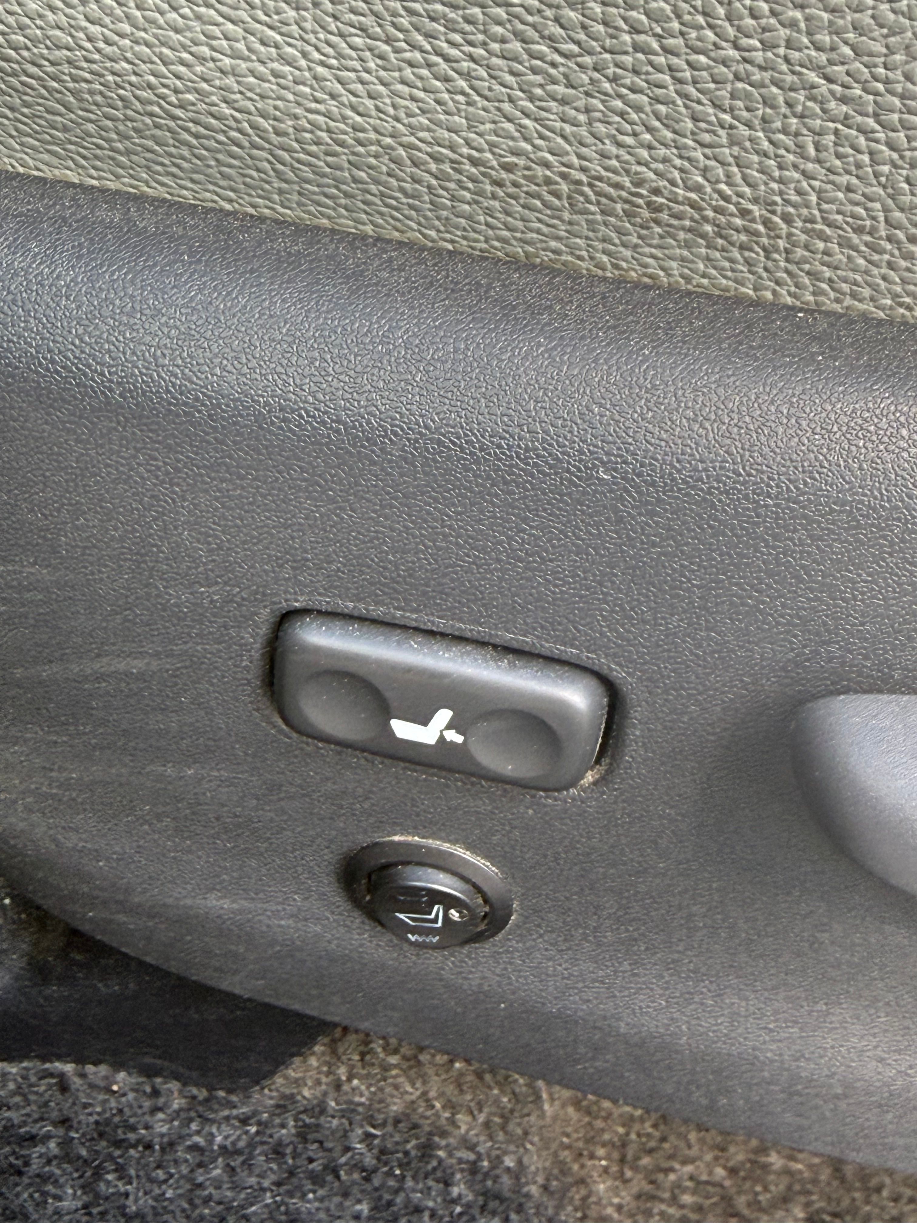 Used 2014 Toyota Prius V Three FWD image 15