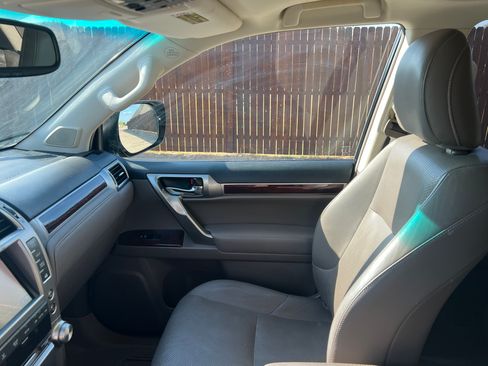 Used 2012 Lexus GX 460 w/ Comfort Plus Pkg AWD/4WD image 9
