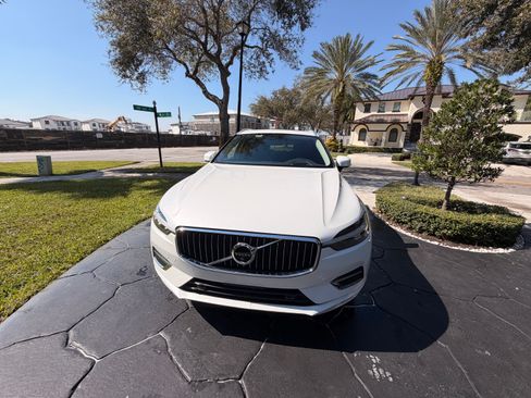 Used 2021 Volvo XC60 T5 Inscription w/ Advanced Package FWD image 1