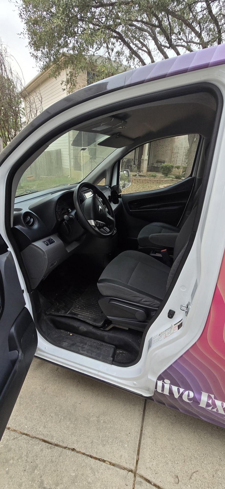 Used 2018 Nissan NV200 SV w/ Navigation Package FWD image 2