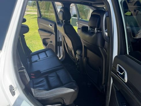 Used 2021 Jeep Grand Cherokee Limited RWD image 5