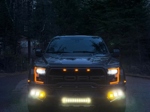 Used 2018 Ford F150 Raptor w/ Equipment Group 802A Luxury image 8