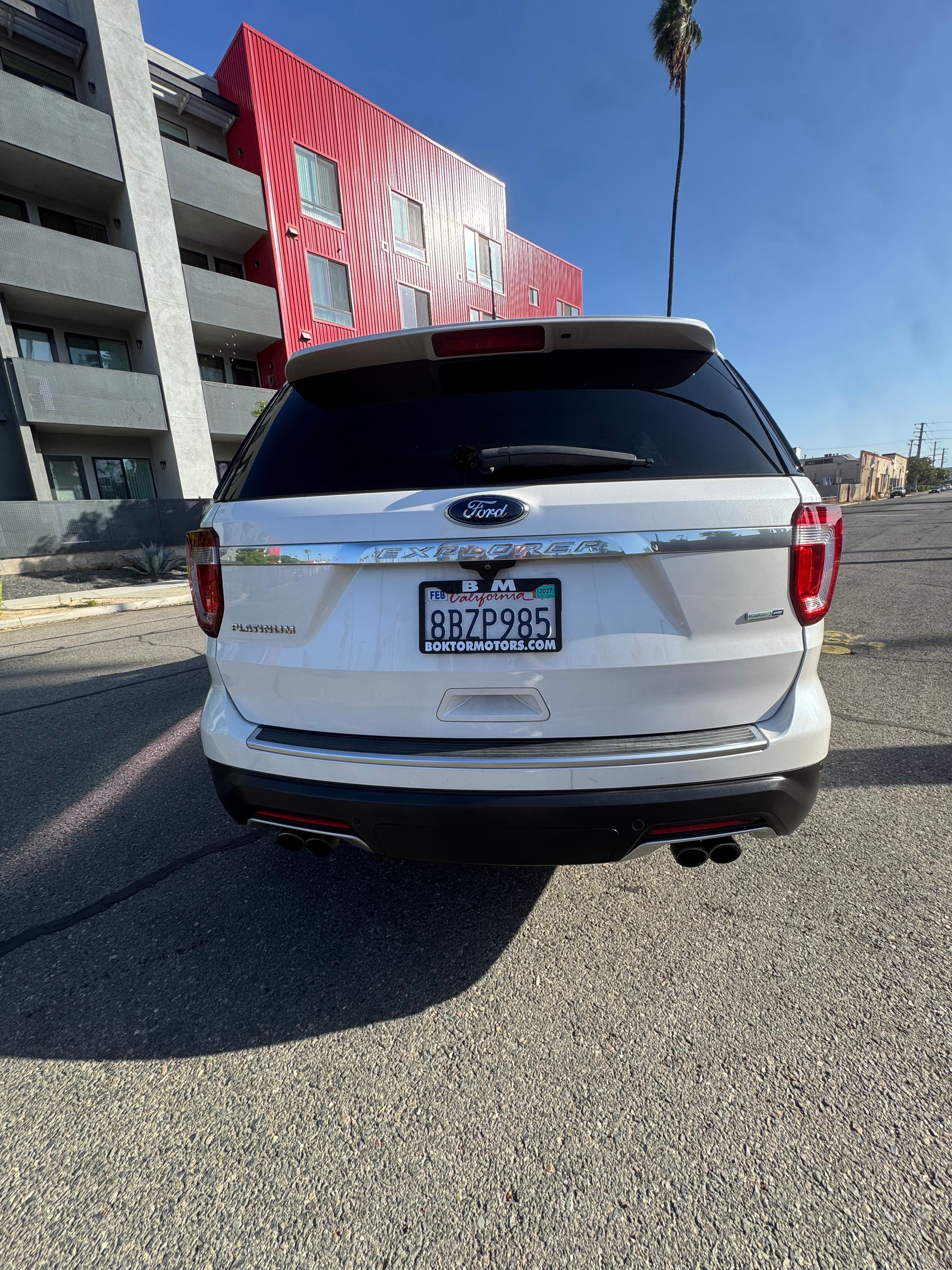 Used 2018 Ford Explorer Platinum AWD/4WD image 6